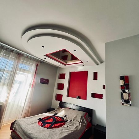 Modern Apartment On Mechnikova Street 18 Lviv Exterior photo